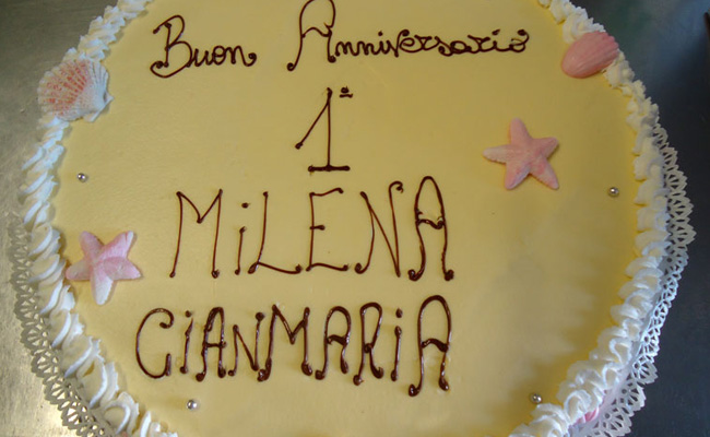1° anniversario di matrimonio a tema marino con conchiglie in pasta di zucchero